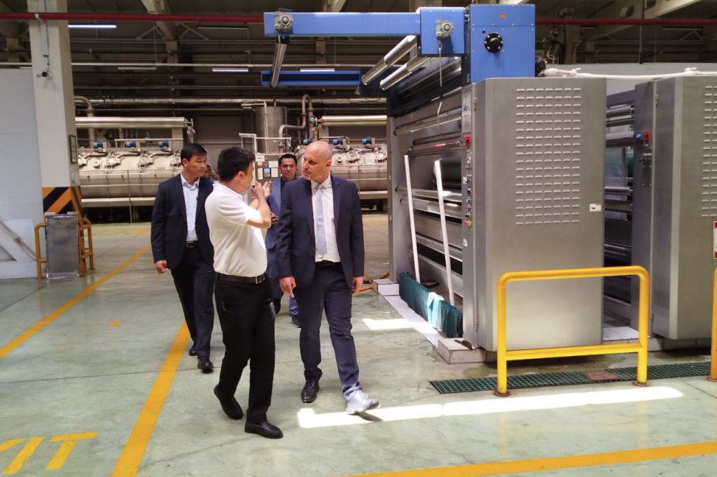 EN  | International Visits Continue